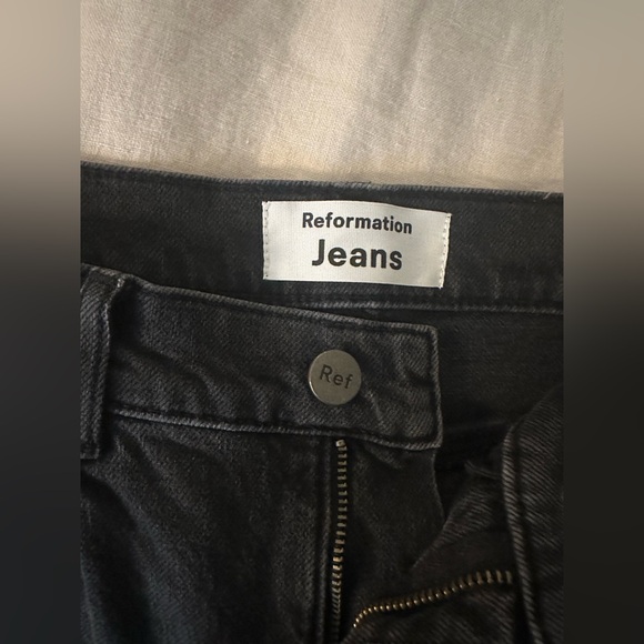 Reformation Camilla Zip Jean - Picture 4 of 8